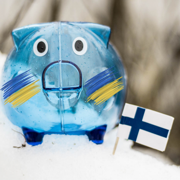 Suomen lippu ja possu ukrainanlippukuviolla
